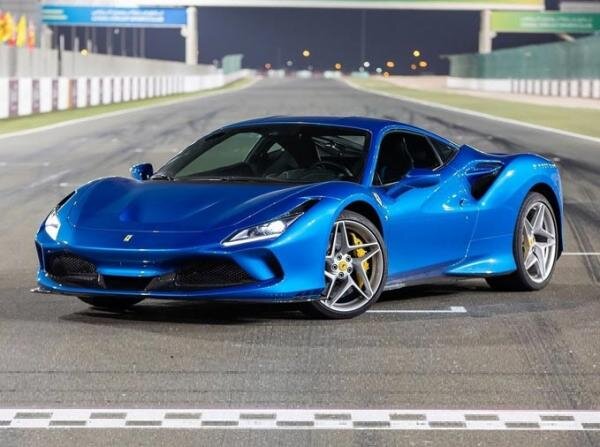     Ferrari F8. Фото Ferrari
