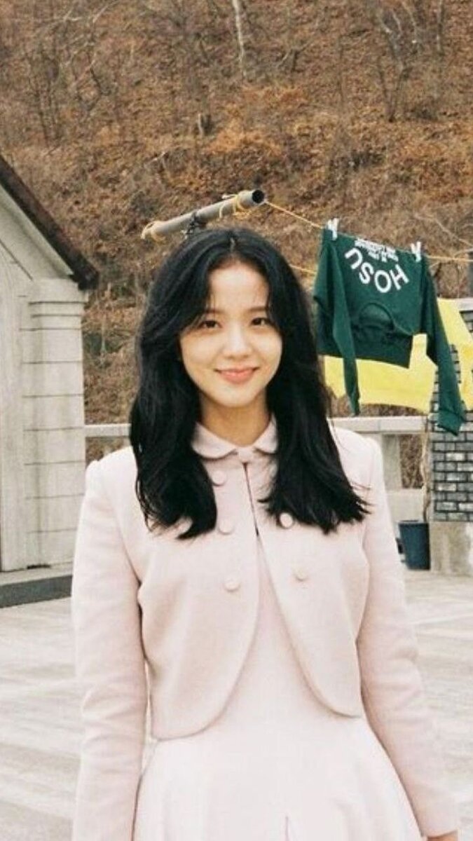 Закадровый снимок Ким Джи Су 