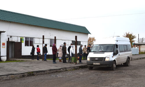 Автостанция усть калманка. Автовокзал славгород. Автовокзал тальменка алтайский край. Автовокзал калманка расписание. Горно-алтайск автовокзал расписание.