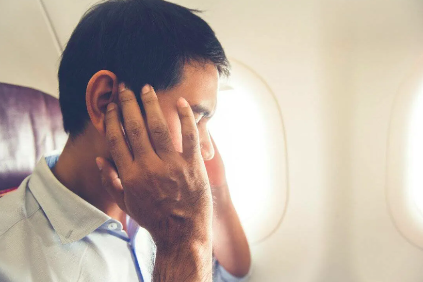     Почему закладывает уши: вы даже не догадывались о причинах!