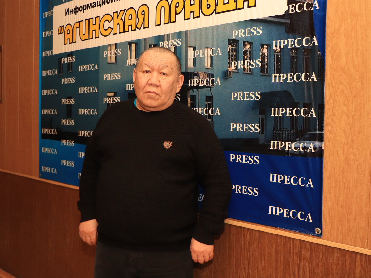 Заслуженный работник сельского хозяйства Российской Федерации, старший научный сотрудник НИИ ветеринарии Восточной Сибири Бадма Зэлимович Базарон 