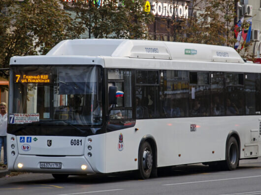    Автобус в Ростове-на-Дону на ул. Б. Садовой //Фото: Артем Реймер, ttransport.ru