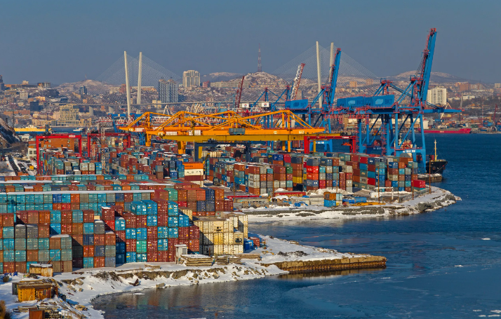 Порт Владивосток (фото с сайта vladivostok.rcfh.ru)