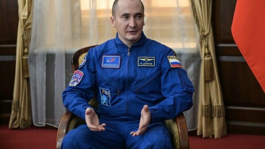     Петру Дуброву награду в Кремле вручил Президентом России Владимир Путин.