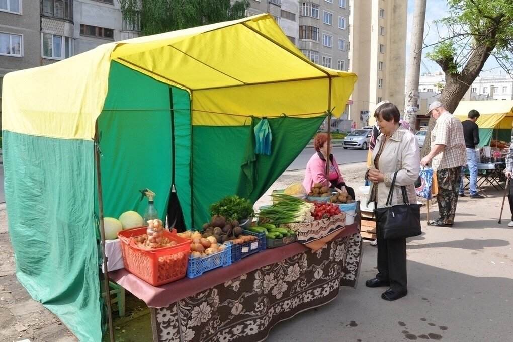 В овощную палатку привезли 46 кг фруктов