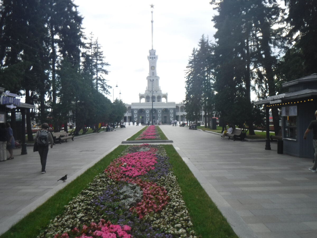 Здание Северного Речного вокзала