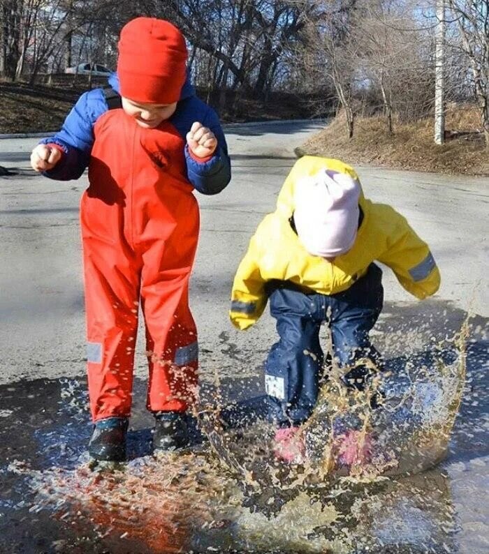 Очень классно, что сейчас есть такие полезности, как непромокаемые комбинезоны, просто незаменимая вещь! Источник фото https://yandex.ru/images/touch/search?text=%D0%B4%D0%B5%D1%82%D1%81%D0%BA%D0%B8%D0%B9%20%D1%80%D0%B5%D0%B7%D0%B8%D0%BD%D0%BE%D0%B2%D1%8B%D0%B9%20%D0%BA%D0%BE%D0%BC%D0%B1%D0%B8%D0%BD%D0%B5%D0%B7%D0%BE%D0%BD%20%D0%B4%D0%BB%D1%8F%20%D0%B4%D0%BE%D0%B6%D0%B4%D0%BB%D0%B8%D0%B2%D0%BE%D0%B9%20%D0%BF%D0%BE%D0%B3%D0%BE%D0%B4%D1%8B&p=2&pos=0&rpt=simage&img_url=http%3A%2F%2Fstatic.tildacdn.com%2Ftild3966-3061-4266-a165-346638323663%2Fphoto_2020-04-16_13-.jpg&lr=194