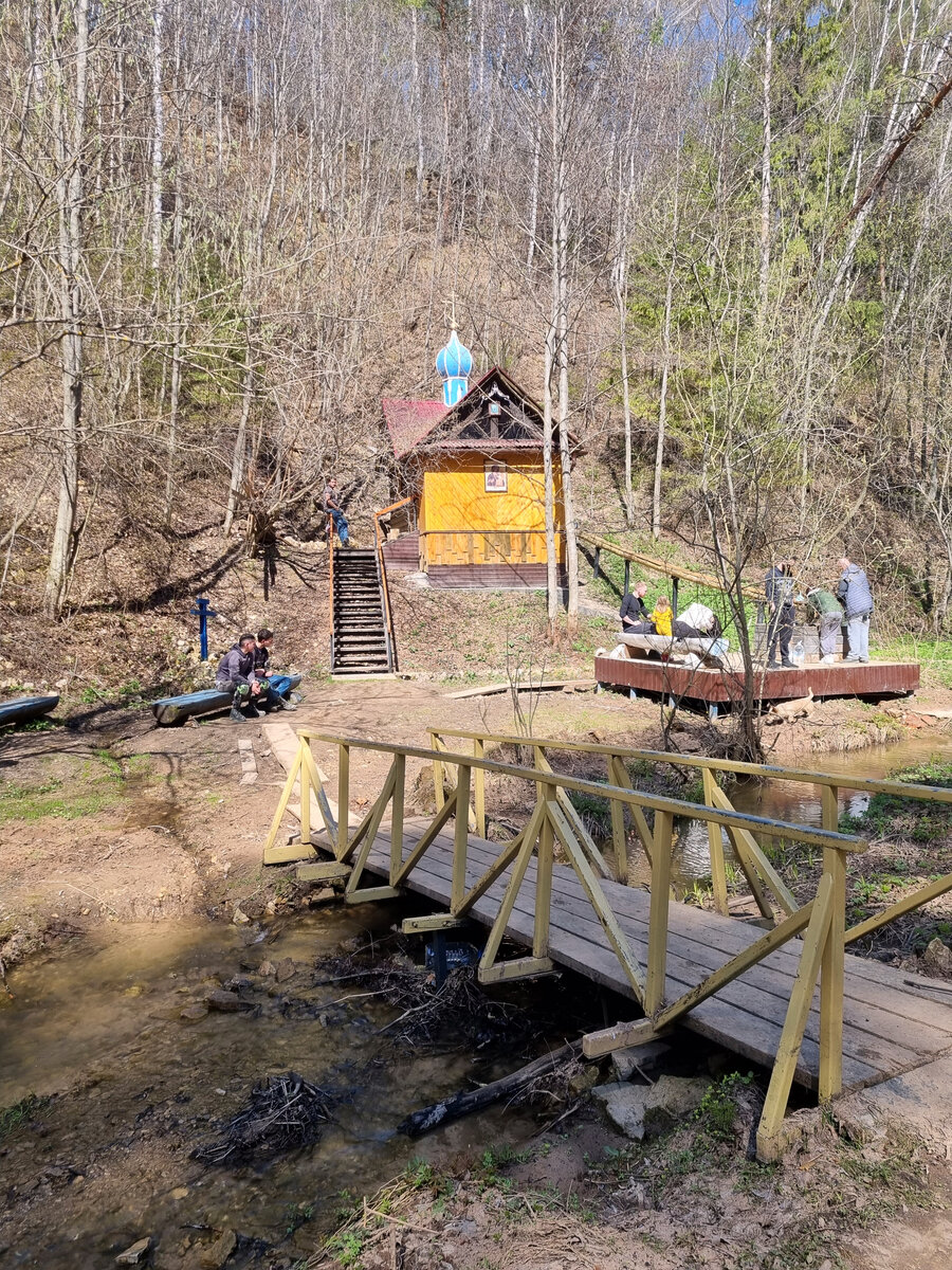 Источник и купель у Семиозерского монастыря