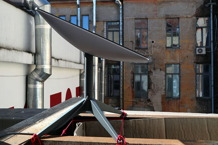    «Если мы посмотрим на противоположную сторону, то увидим, что у них возможности связи сильно ограничены. По сути, вся связь Вооруженных сил Украины упирается в Starlink» Фото: © Nina Lyashonok / Keystone Press Agency / www.globallookpress.com