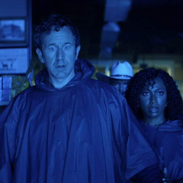     Волшебный автомат меняет жизнь провинциального города в трейлере «Предсказания»