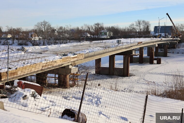    Подрядчик будет обязан заниматься уборкой мостов до конца года