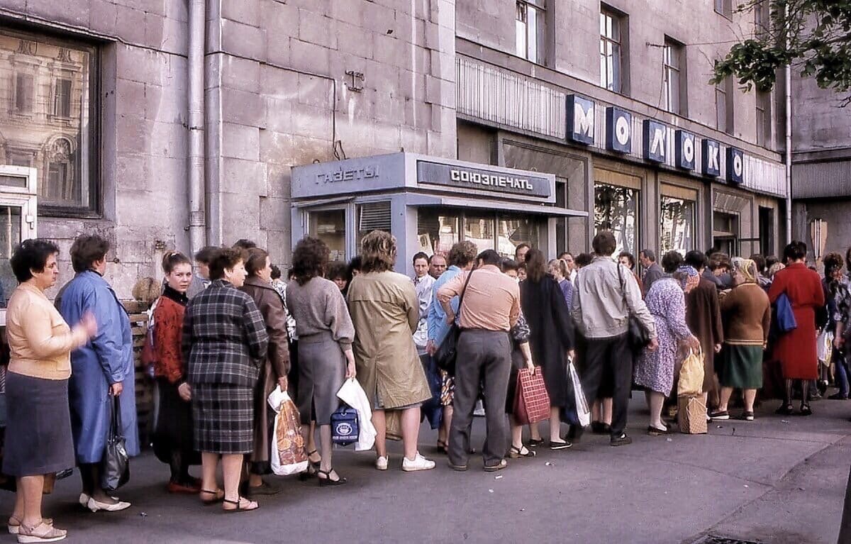 Очередь за продуктами. Санкт-Петербург
Фотоматериал из свободных источников