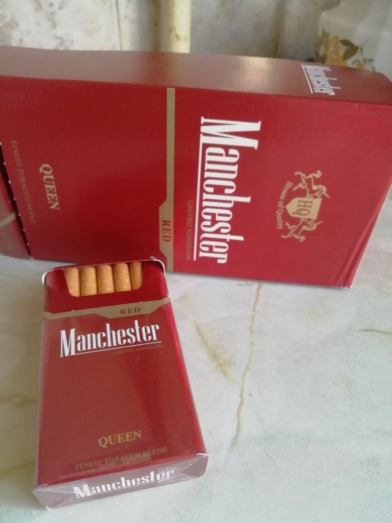 Манчестер компакт сигареты. Манчестер Квин сигареты. Сигареты Манчестер Блэк компакт. Сигареты Manchester Queen Red компакт. Сигареты Manchester Aqua Compact.