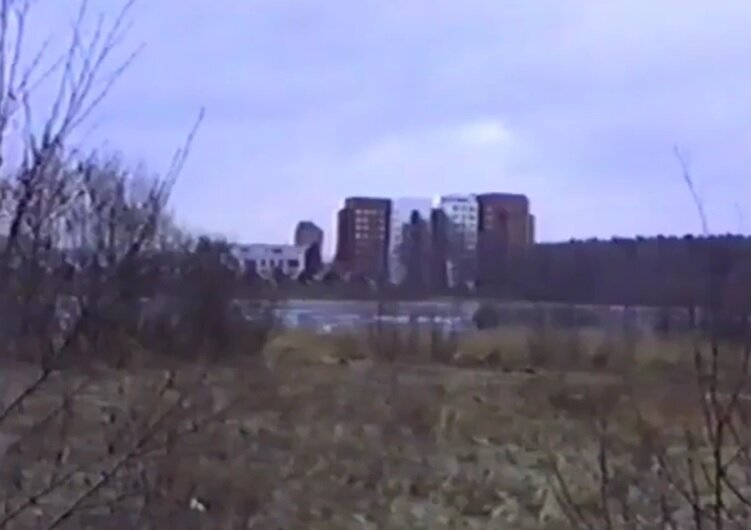 Фото из личного архива. Как в мои руки они попали уже не помню, я их лишь отреставрировал и оцифровал. Конец 80-х годов прошлого века. Межциемс, Зимнее Петушиное озеро Гальэзерс. 