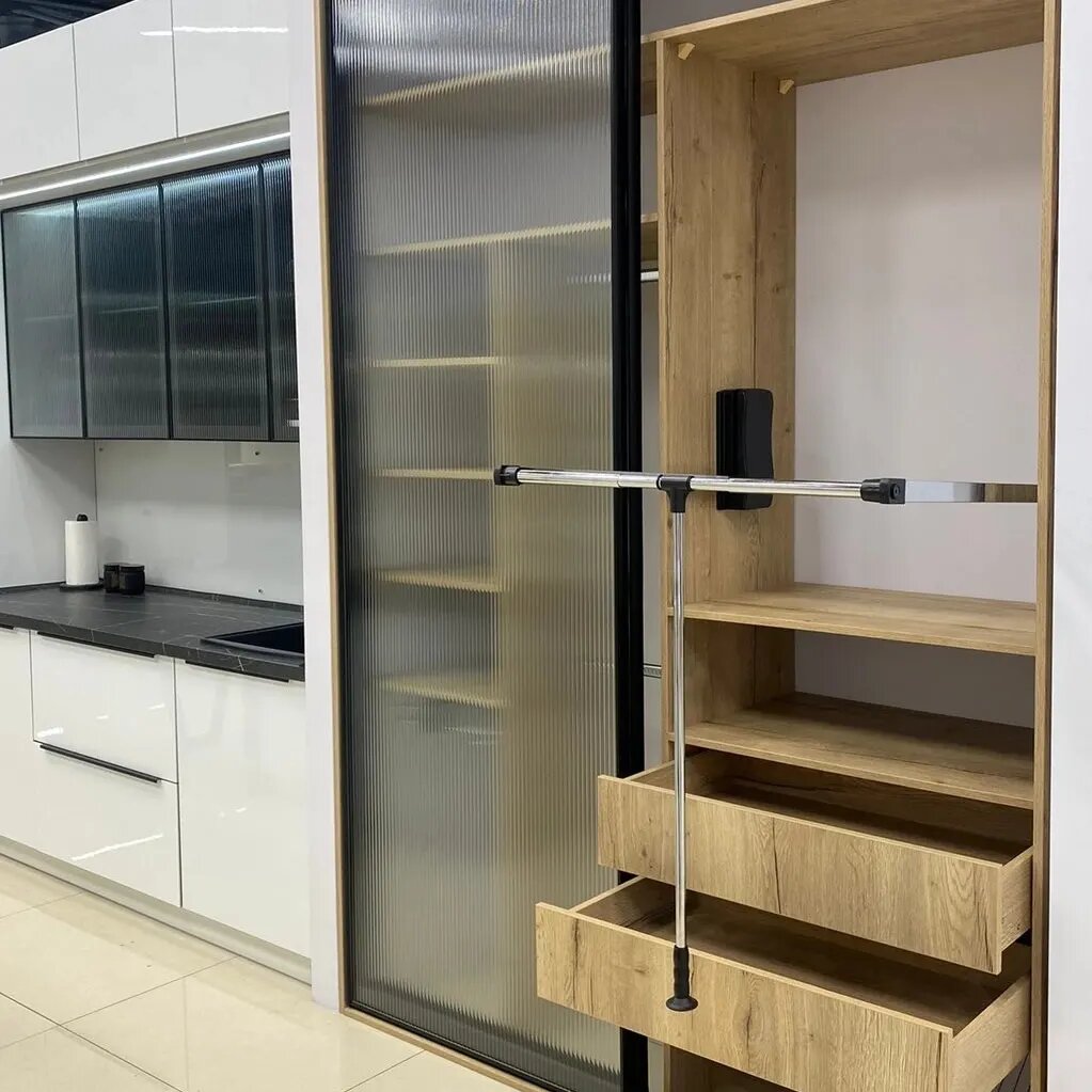 Всем привет, меня зовут Ольга и я уже 13 лет своей жизни отдала мебели, а точнее мебели производства "Мебельной фабрики Лабиринт" 🤍🤍🤍 люблю все что с этим связано, создавать красивые проекты и теперь буду делиться с вами нашими работами и писать свои заметки))