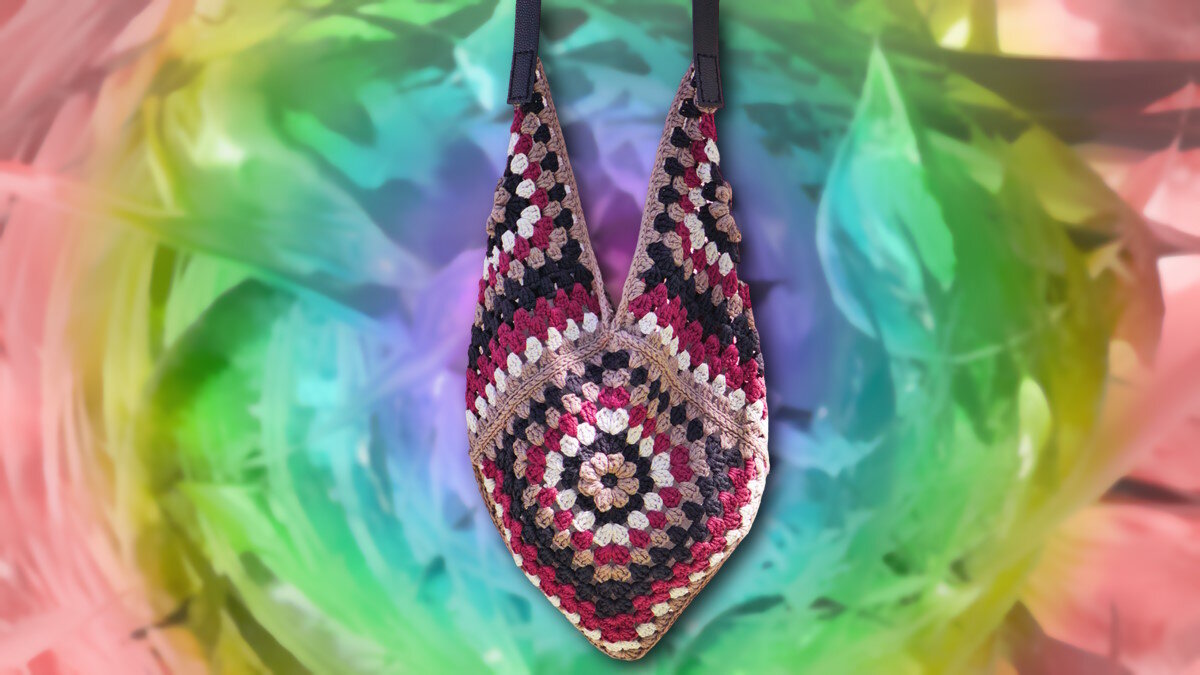    Вязаная сумка с ретро-квадратами