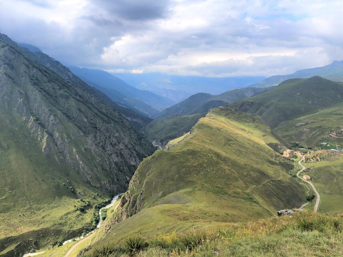 Справа внизу – Галиат