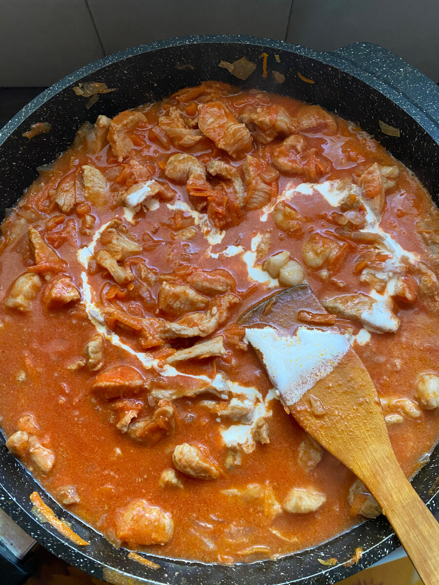 Свинина в томатно-сливочном соусе 🍛
