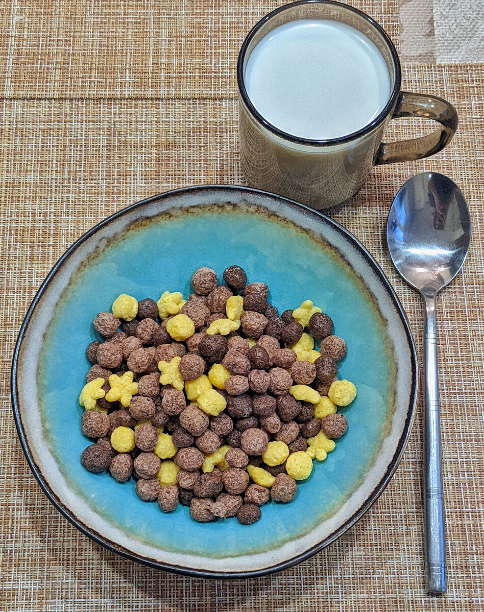 Сын попросил хлопья с молоком 