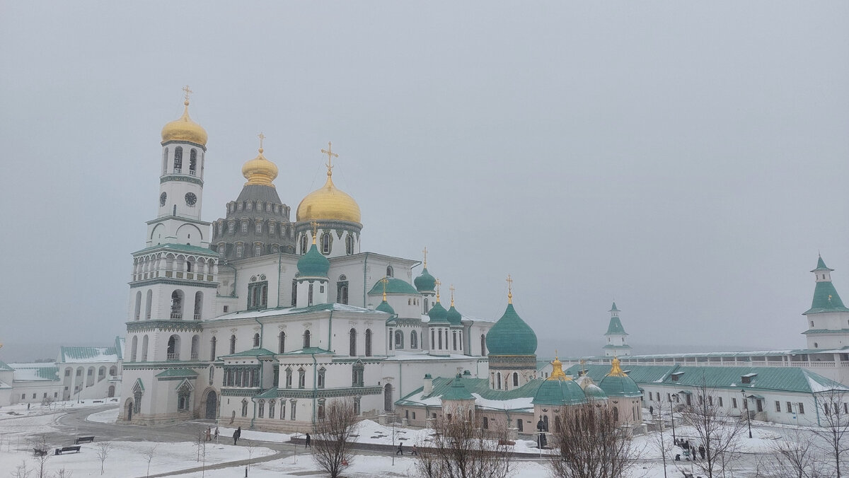 Вид с монастырской стены 