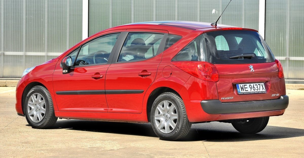      Peugeot 207 универсал