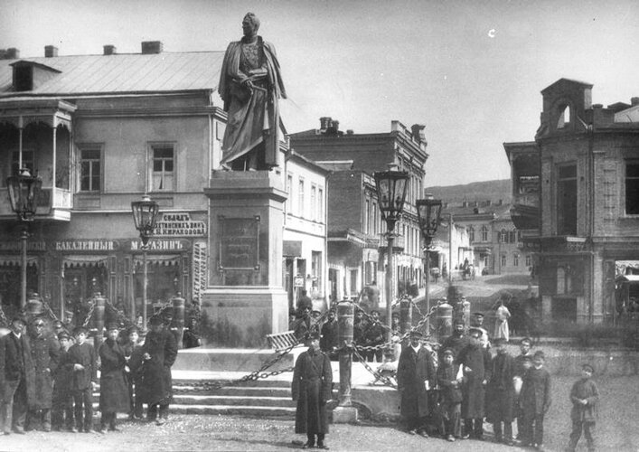 Памятник М. Воронцову в Тифлисе