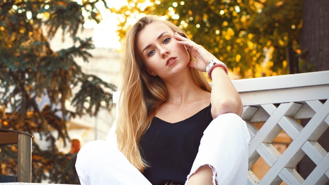 Поступила, выучилась и устроилась на работу по специальности