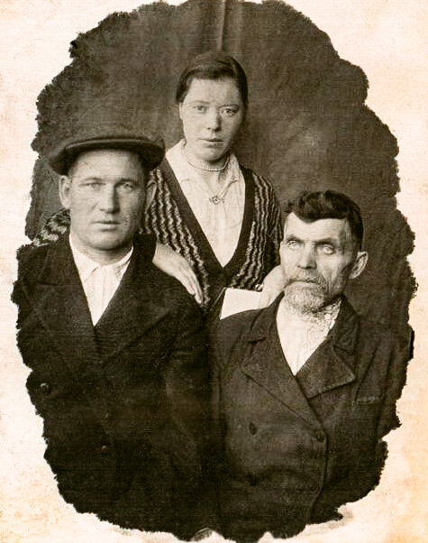 Мария Новосельцева с отцом и мужем, Георгием