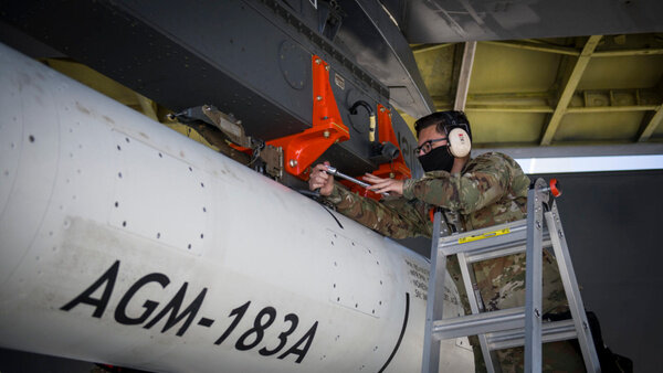 Ракета Lockheed Martin AGM-183A ARRW. Обложка © Air Force / Giancarlo Casem