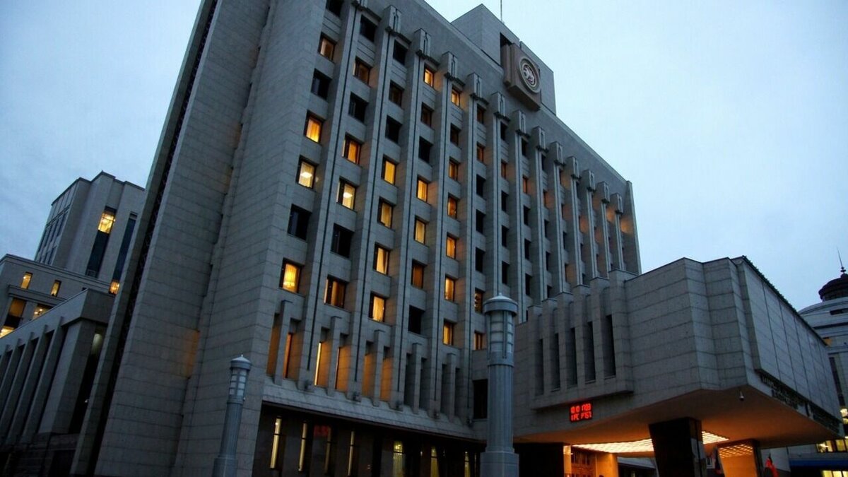     Депутат Государственного Совета Татарстана Эдуард Шарафиев заявил, что народные избранники продолжат отчитываться о доходах. Для работников только парламента сделают облегченную версию отчетов.