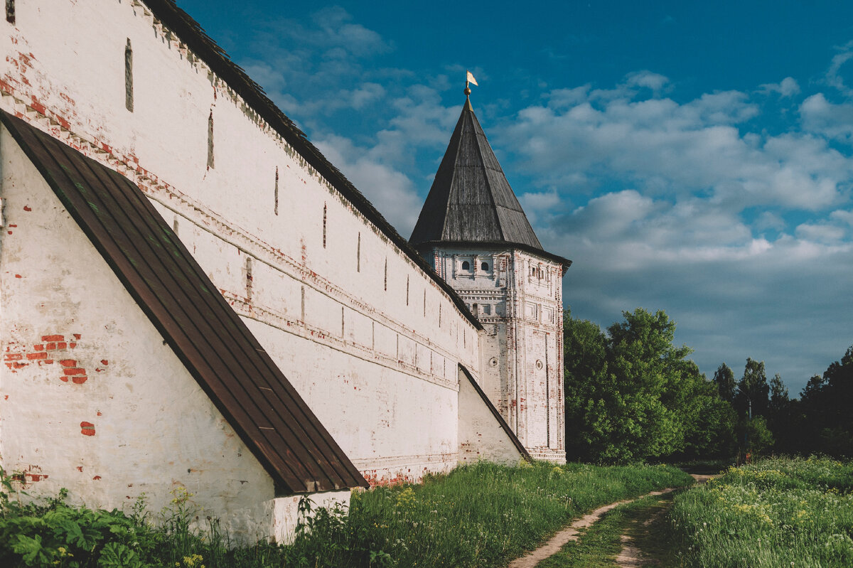 egor-myznik-Fj1VERX_lfk-unsplash, Горицкий Успенский монастырь