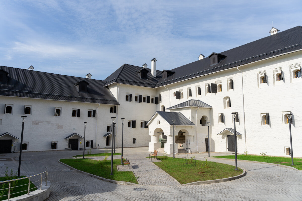 Поганкины палаты. Вид со двора, современная реставрация 