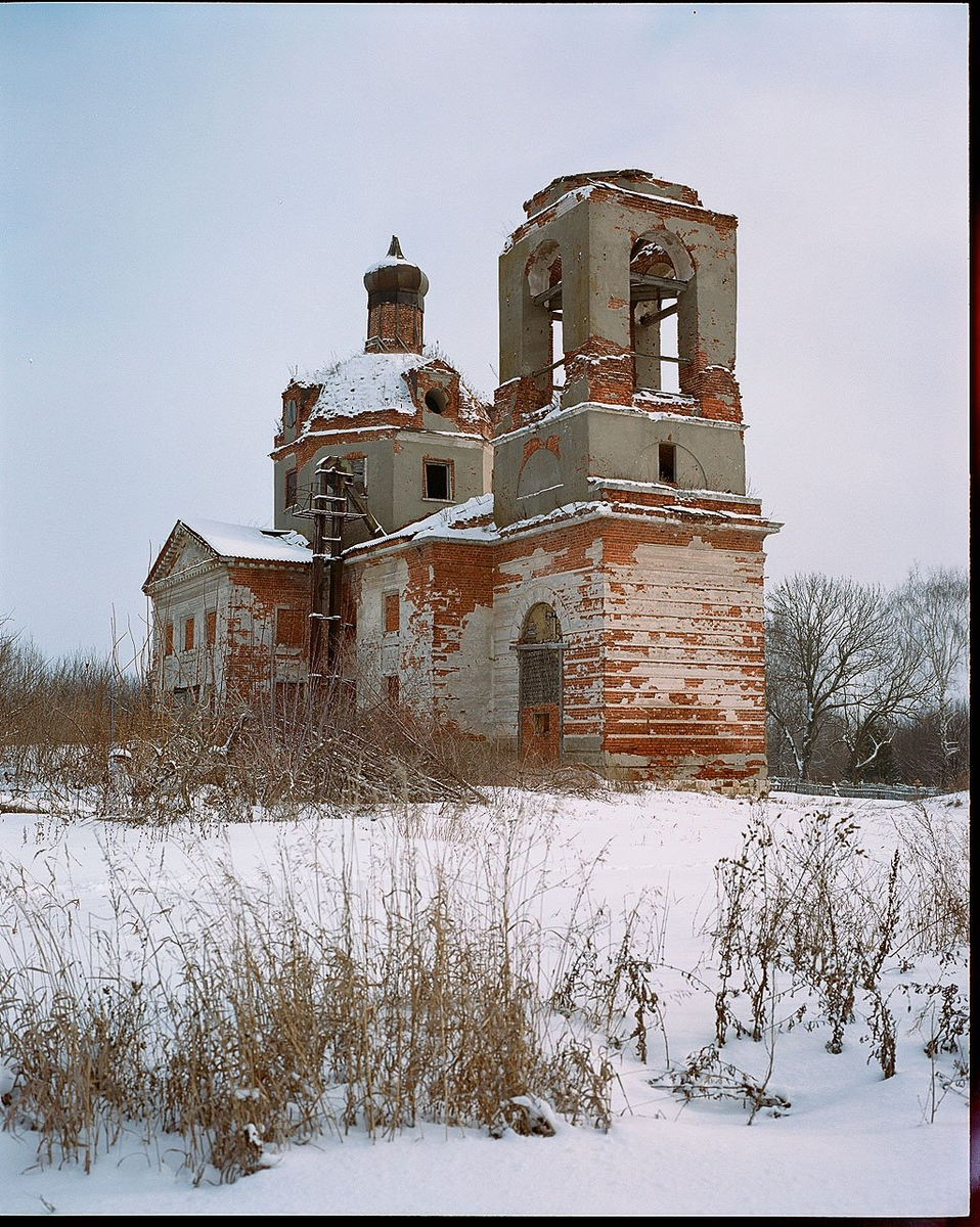 Церковь во имя Введения во храм Пресвятой Богородицы в селе Молоденки