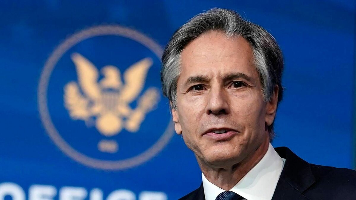     США выступают в поддержку план Киева по урегулированию на Украине, который предусматривает вывод всех российских войск с «захваченных территорий» и отвергают призывы Пекина к прекращению огня. Об этом заявил госсекретарь США Энтони Блинкен.