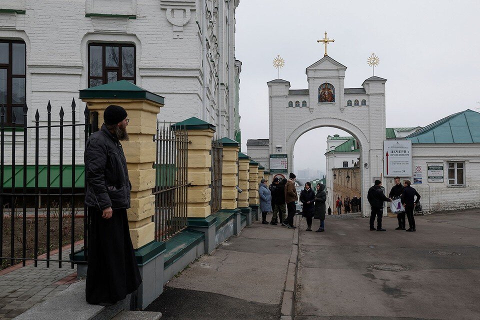     Монахи должны покинуть Киево-Печерскую лавру 29 марта  REUTERS