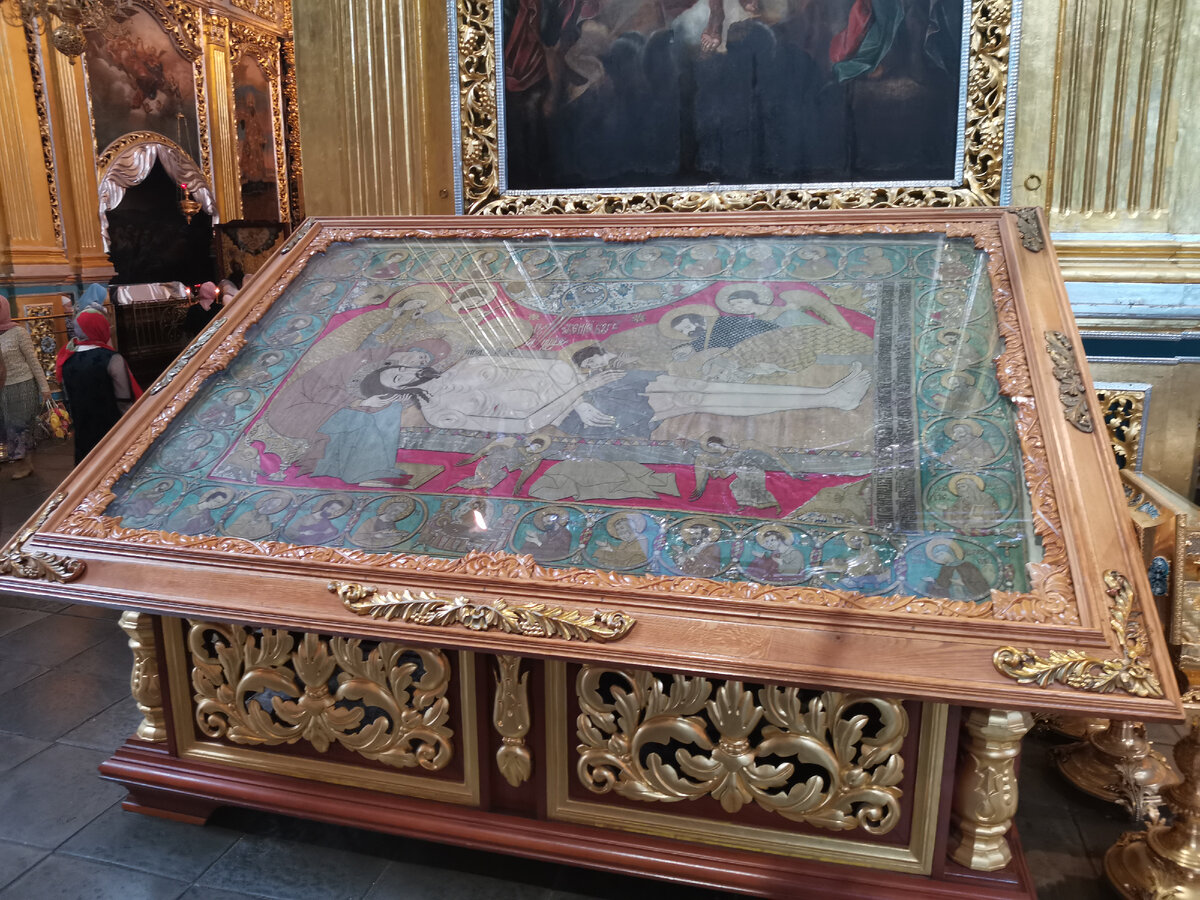 святыня смоленского собора – плащаница «Положение во гроб»