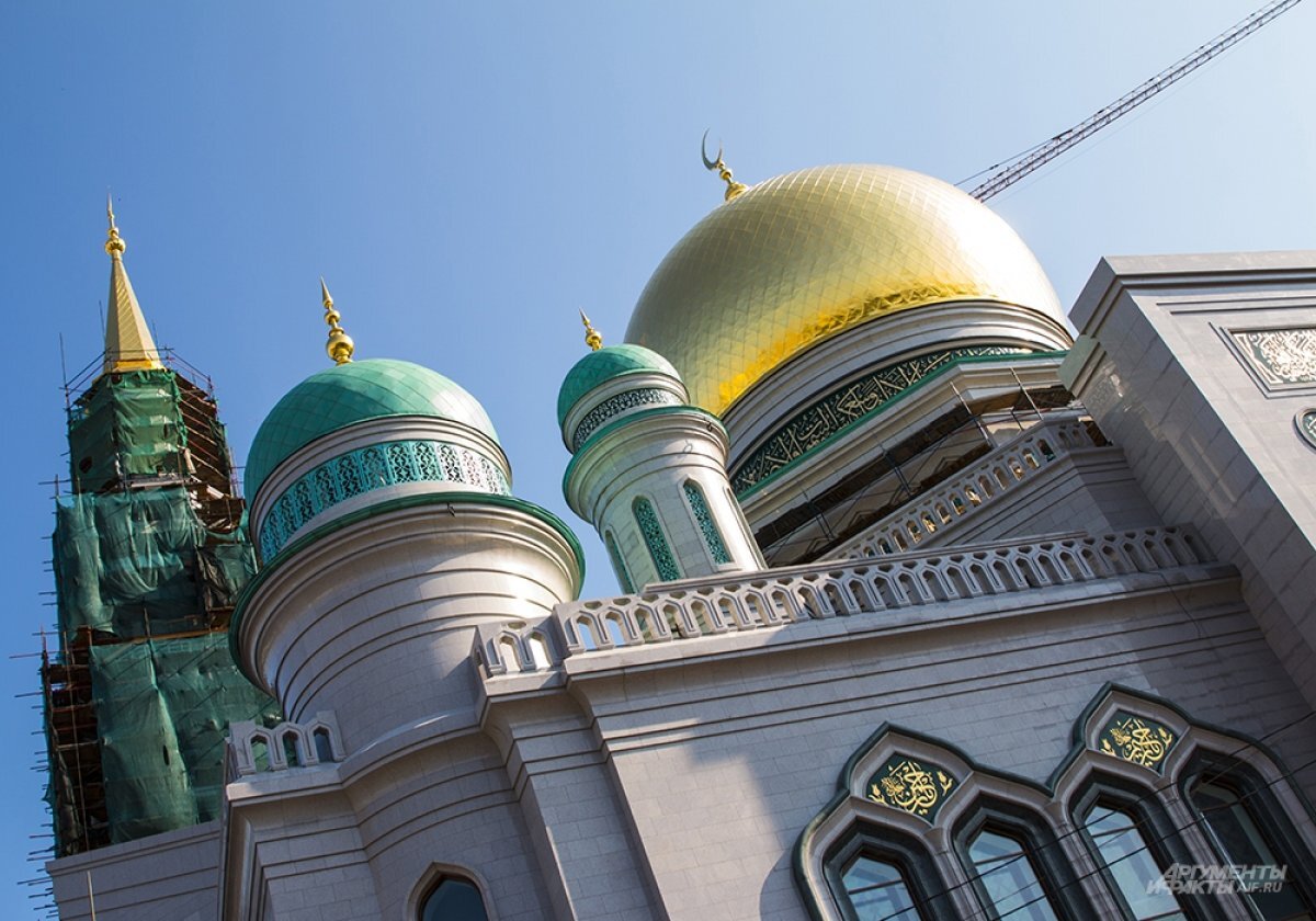 Московская соборная мечеть адрес. Большая Соборная мечеть в Москве. Минарет Московской Соборной мечети. Соборная мечеть в Москве Абишев.