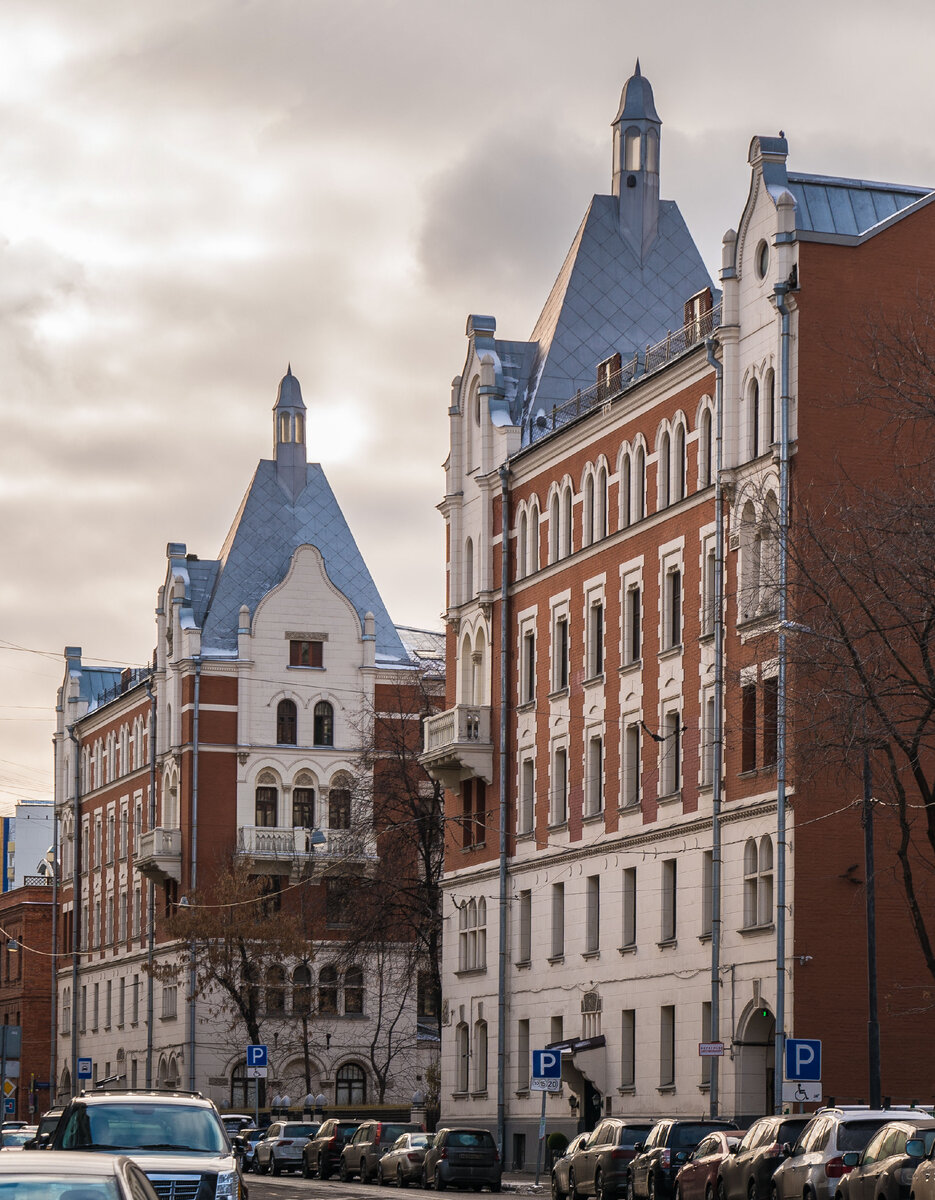 "Красный ромб", Гиляровского, 57