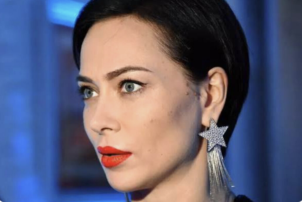 «Ассоциация блогеров и агентств» создала реестр недобросовестных блогеров.

Реестр разделили на 3 части: черную, желтую и коричневую зоны.

В черную попали стримеры и блогеры «с серьезными нарушениями». Члены АБА отказались от сотрудничества с участниками этой части списка. В него вошли Некоглай, Юрий Хованский, Mellstroy, Edward Bill, Reeflay.

В желтую зону попали блогеры, у которых есть одна-две жалобы от членов АБА. В эту часть реестра попали актриса Настасья Самбурская и стример Бустер.

Ранее стример Бустер попал в аварию.