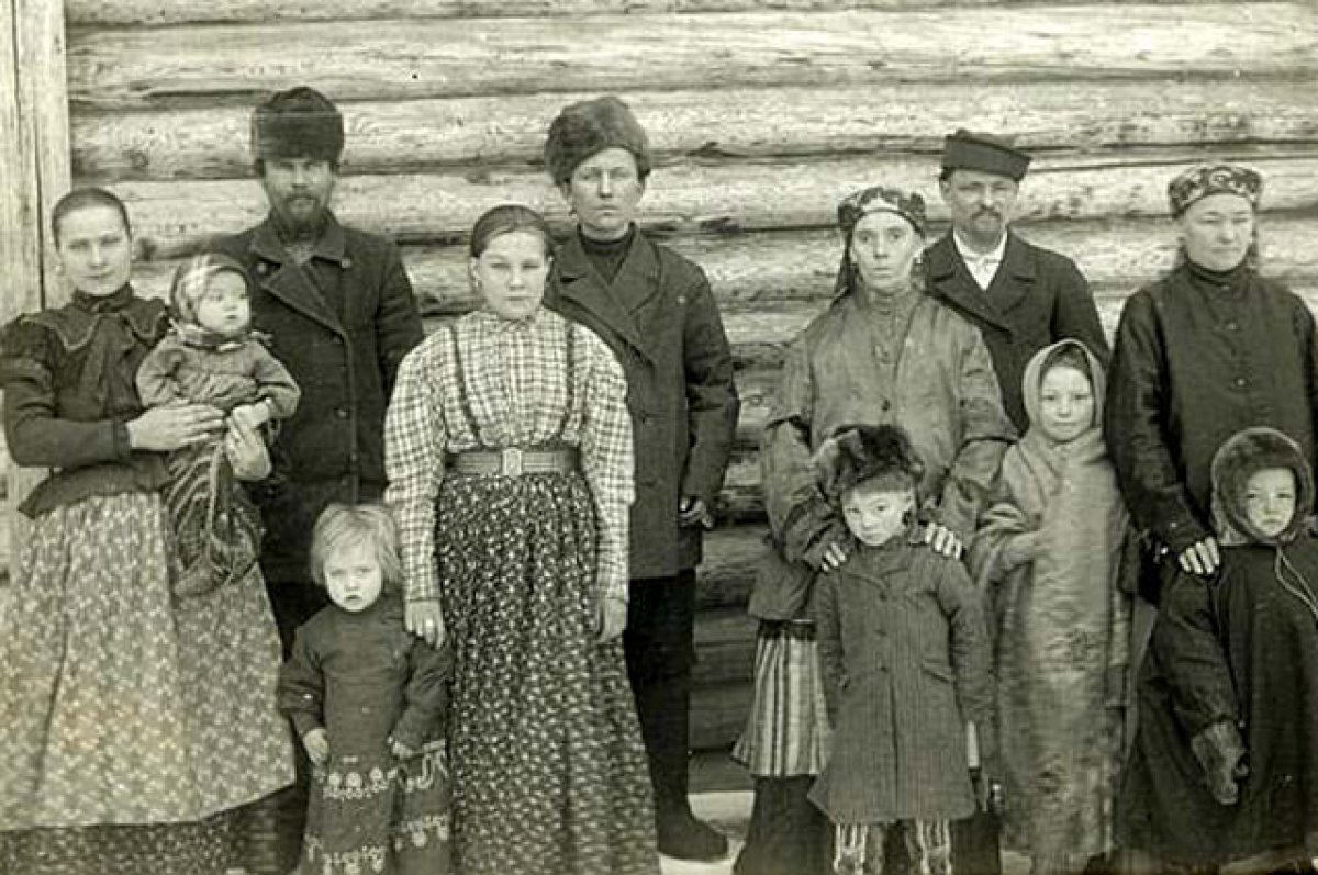 Коми-зыряне и коми-пермяки. Коми-зыряне и коми-пермяки. Народы пермского края коми пермяки. Коми зыряне фото. Коми-зырянин типичная внешность.