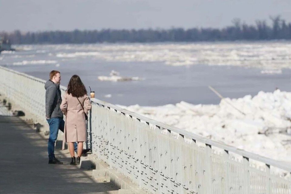     По данным специалистов алтайского Гидрометцентра, уровень воды продолжает расти Олег УКЛАДОВ