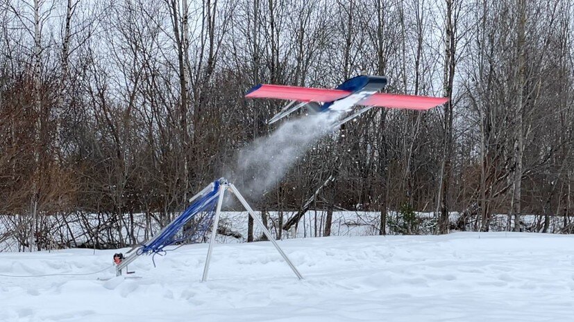     Запуск с катапульты дрона «Привет-82»  КБ «Око»