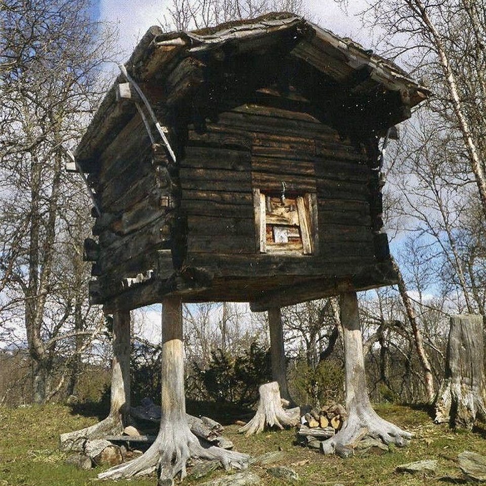 Традиционный лабаз.