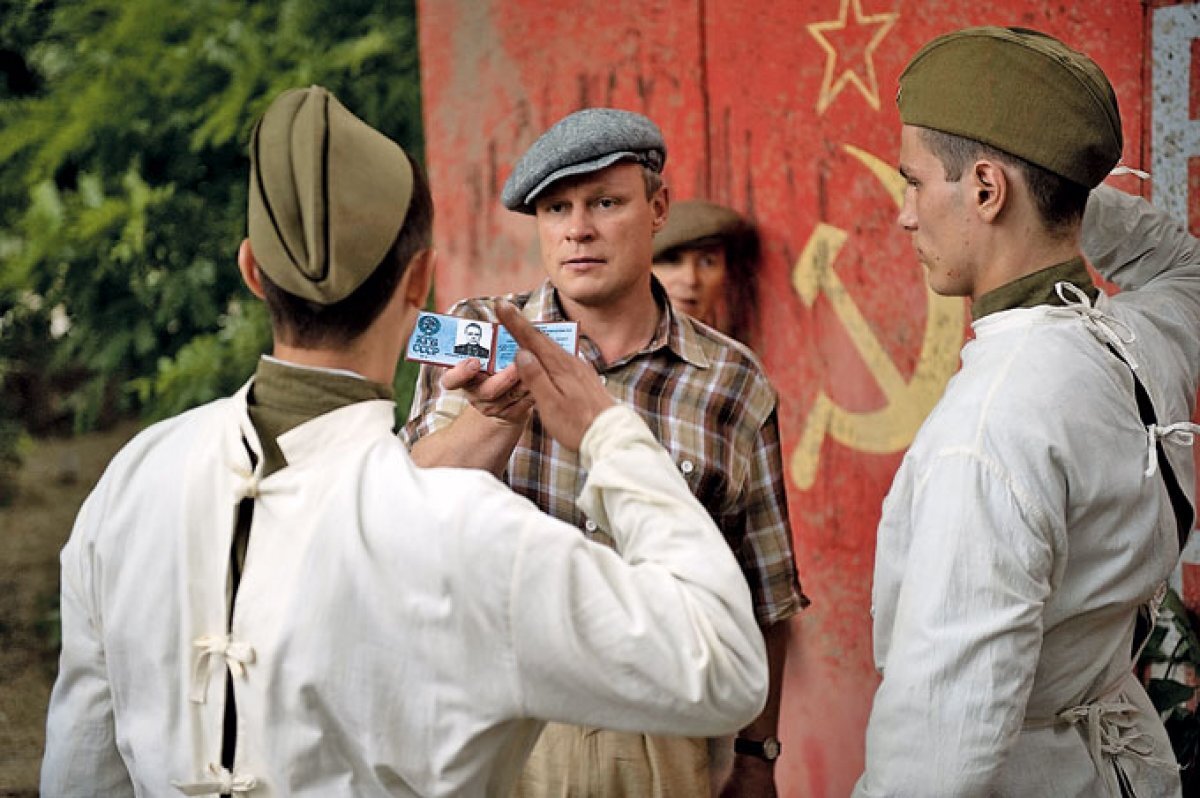    Про борьбу с ростовскими бандитами снято немало фильмов. Кадр из фильма «Однажды в Ростове».