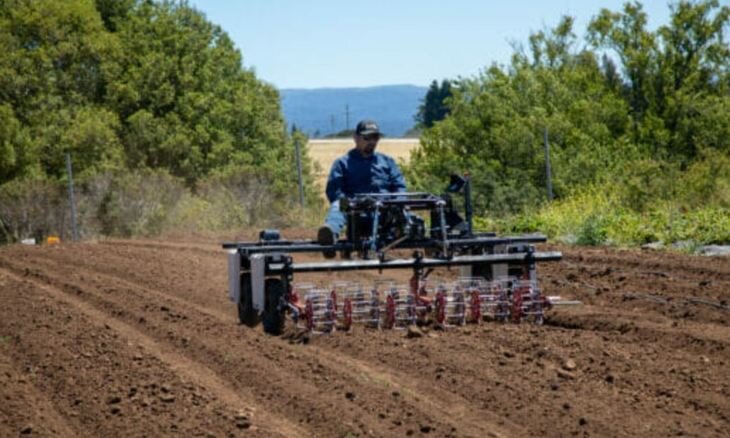   Тракторы перестают быть прежними с силой луноходов и электромобилей