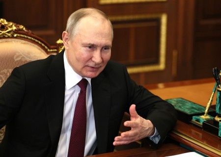    Путин: РФ обладает собственными решениями для оборонных задач и освоения космоса