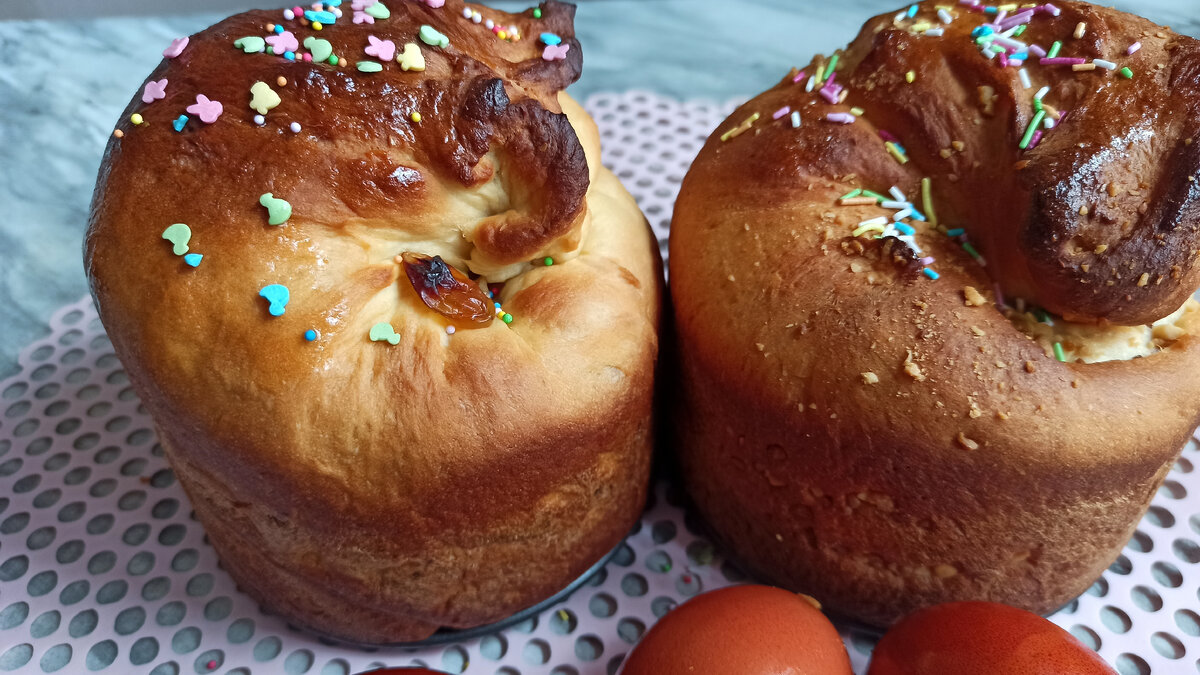 Традиционный пасхальный кулич с изюмом