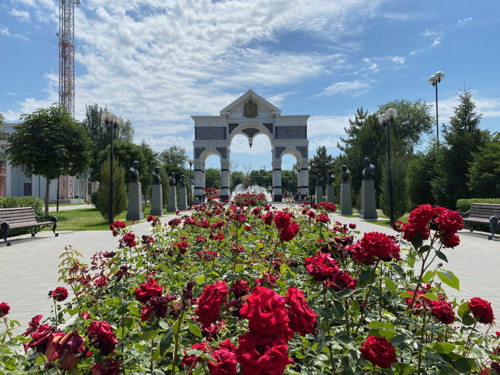 Астрахань. Много народов, откуда арбузы, люди бегут, пират, вислоухий  нетопырь, жар-птица и зачем жгли костры | СветЛость | Дзен