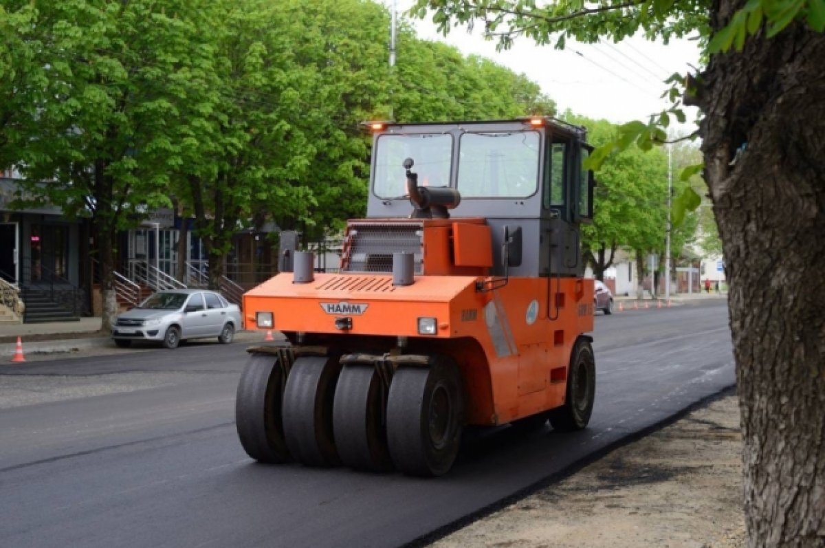    В станице Ханской завершается ремонт улицы Революционной