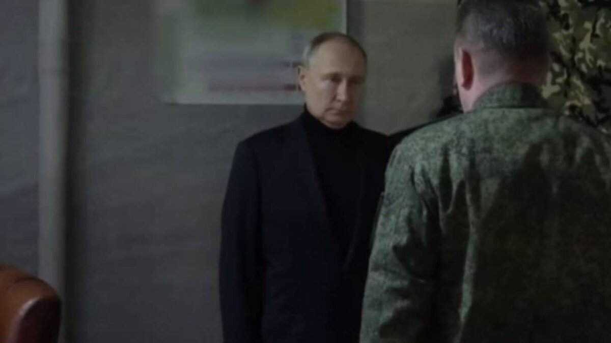    Путин посетил штабы войск в новых регионах России